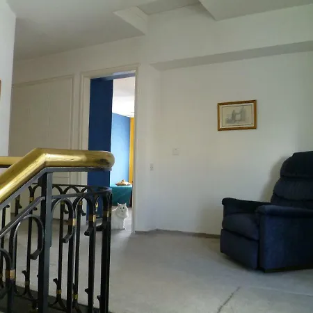 Double With Ensuite Bathroom At Datacom Building Alloggio in famiglia