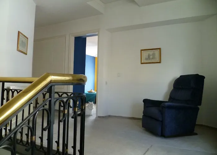 Double With Ensuite Bathroom At Datacom Building ホームステイ